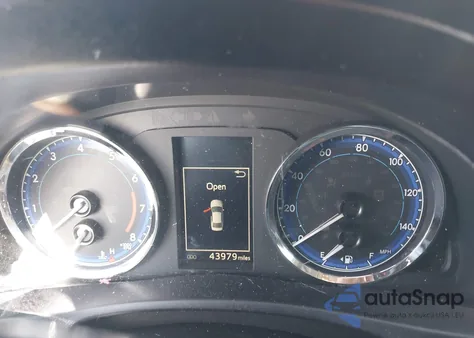 2018 Toyota Corolla Se z USA, uszkodzony, nr VIN 5YFBURHE0JP837940